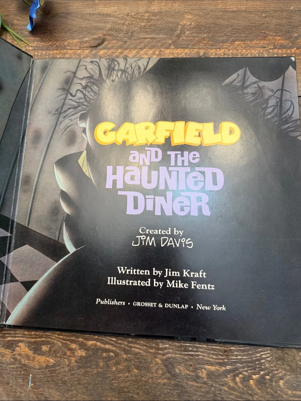 Vintage 1989 Garfield and the Haunted Diner Lift-the-Flap Book • Authentic